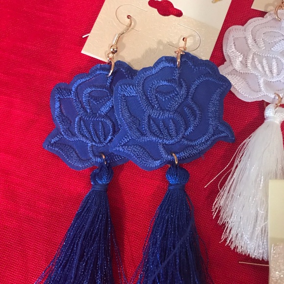 Earrings - Picture 3 of 5